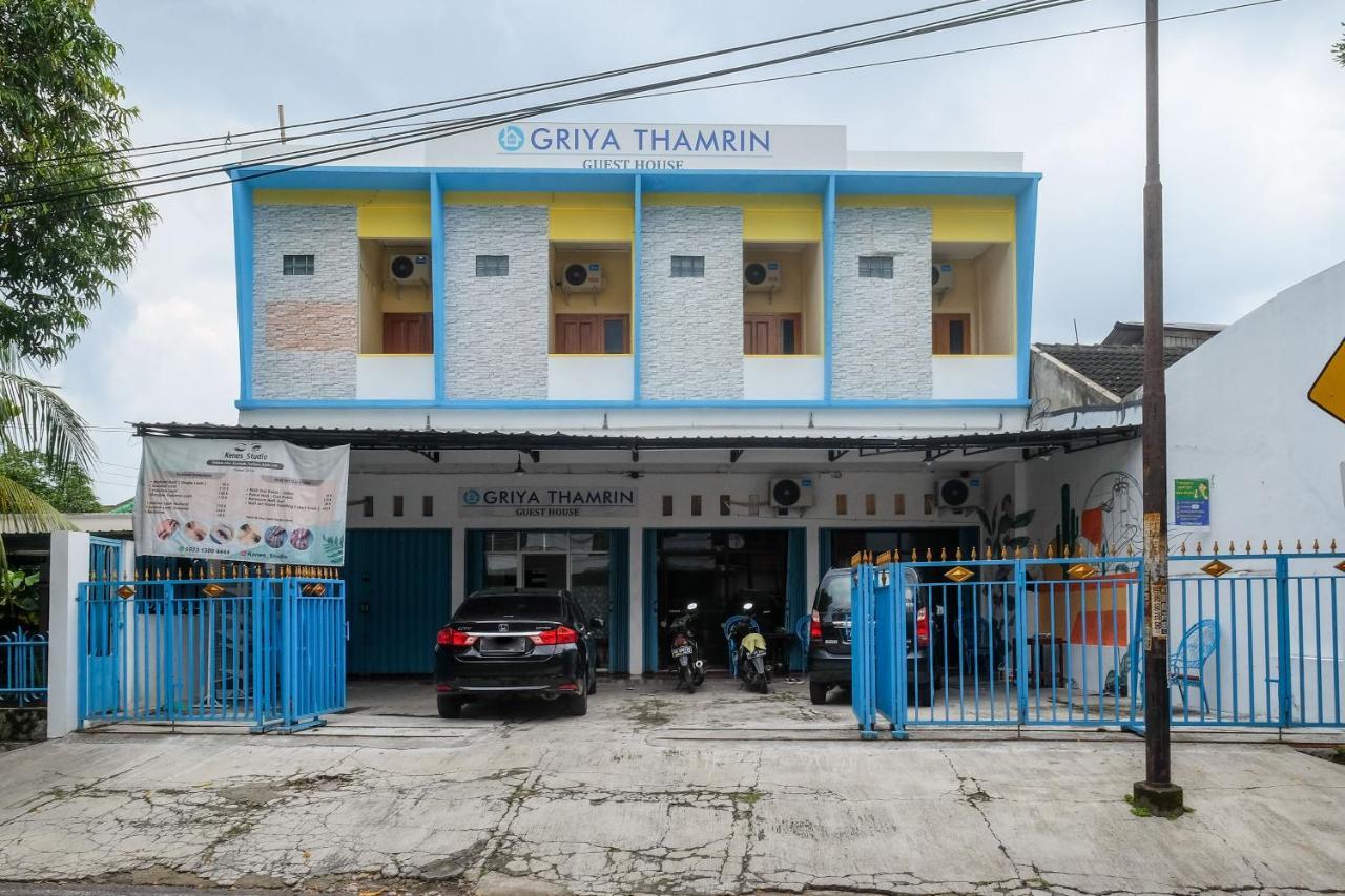 Reddoorz Syariah @ Griya Thamrin Manahan Solo Экстерьер фото