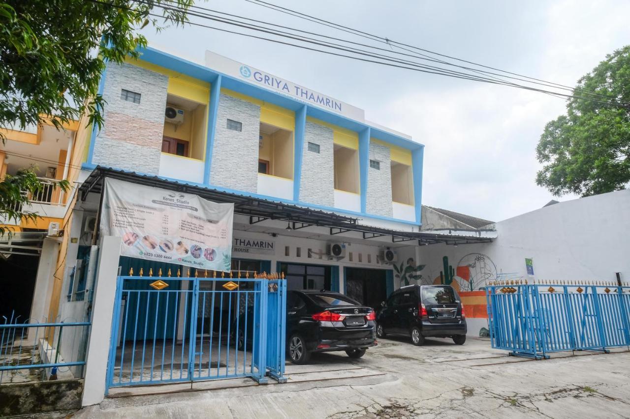 Reddoorz Syariah @ Griya Thamrin Manahan Solo Экстерьер фото